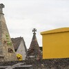 LAFRANCAISE dans le cimetière des tombes pyramidales 2017 08 09 photo mcmg82