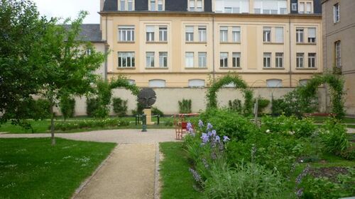 Le pape polonais au jardin du séminaire