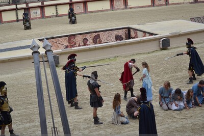 LE PUY DU FOU EN VENDEE N° 1 LE SIGNE DU TRIOMPHE