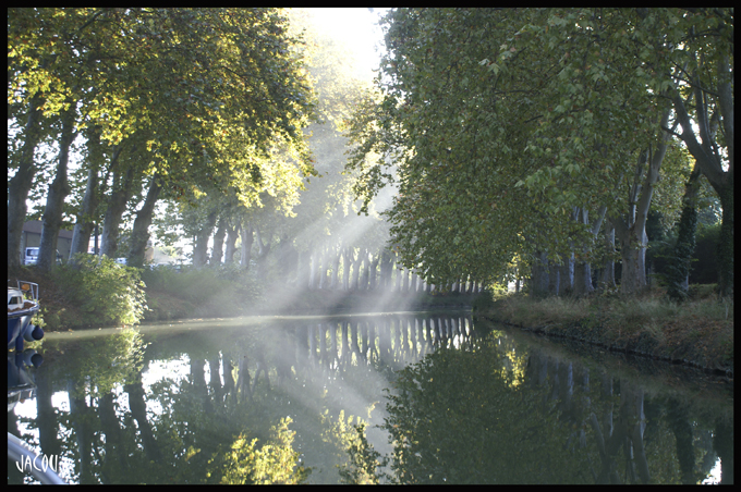 - Sur le canal du Midi