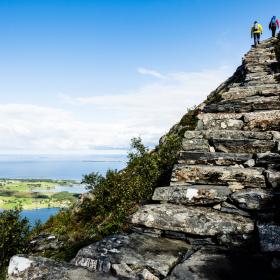 Les sherpas construisent des escaliers en Norvège ...