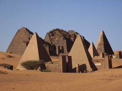 Les pyramides oubliées ... 