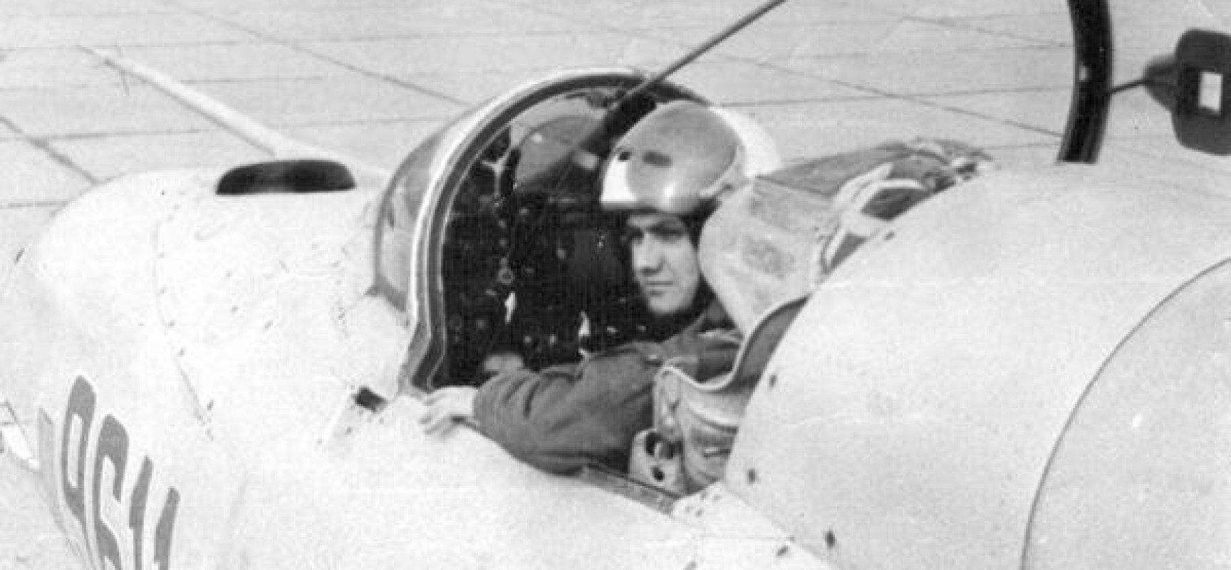 Le vol MH-17 abattu par un avion de chasse ukrainien ? Le vol MH-17 abattu par un avion de chasse ukrainien ?