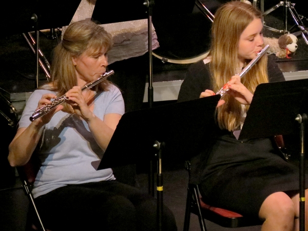 L'Ecole Municipale de Musique de Châtillon sur Seine a donné un superbe concert le 13 mai au TGB ...