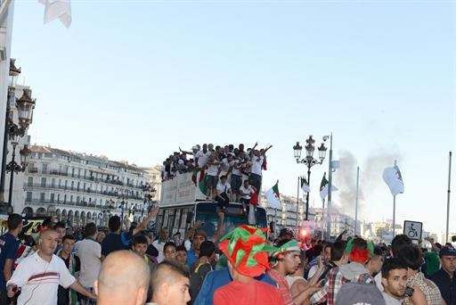 Samedi 03.05.2014 La parade du MCA dans les rues d\'Alger