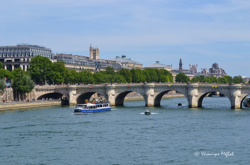 L'Île de la Cité : Le Pont Neuf ... et Pont le plus vieux de Paris !
