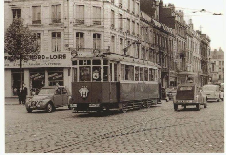 Photos  +  Cartes  Postales  2 cv