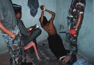 guantanamo-lombre-parfaite-L-DXak2A