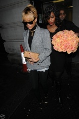 PHOTOS DE RIHANNA A LONDRES !