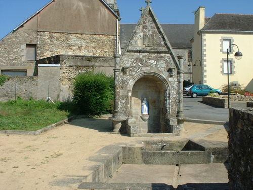 La chapelle neuve, fontaine du bourg