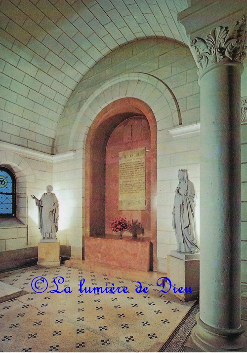 Bienheureuse Marie Poussepin, Fondatrice de la congrégation des Dominicaines de la Présentation († 1744)