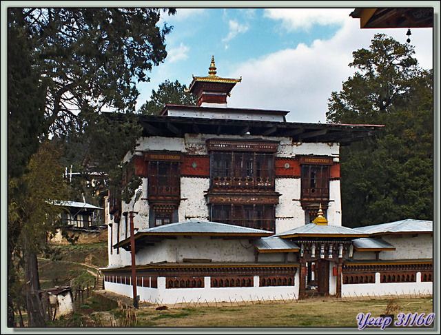 Blog de images-du-pays-des-ours : Images du Pays des Ours (et d'ailleurs ...), Monastère Trashigang Goemba (3400 m d'altitude) - Bhoutan