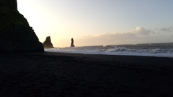 Plage de sable noir