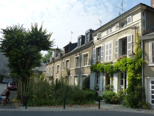 LES BORDS DE LOIRE A BEAUGENCY ET LE PONT .