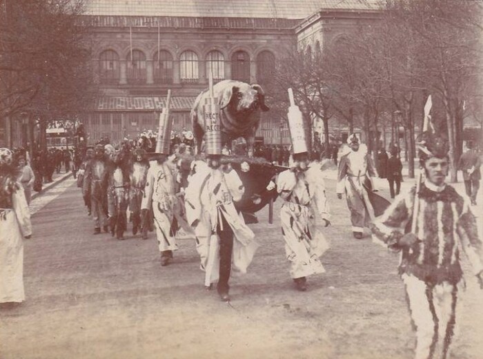 Le cortège des étudiants membres de l’AGEP, le 1er mars 1894, à Paris