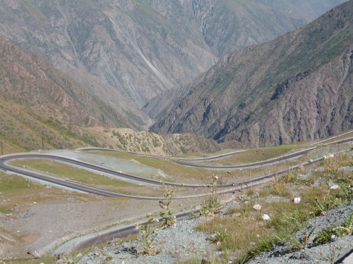 Du desert aux montagnes, arrivee au Kirghizstan