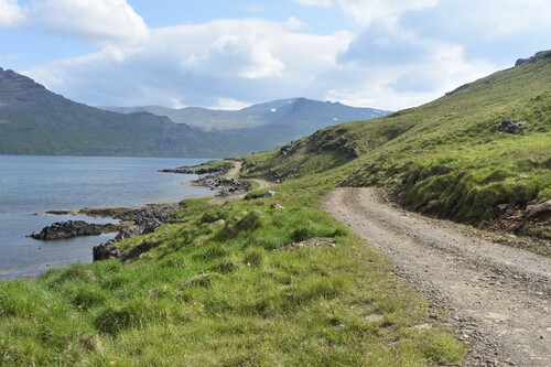 De Laugarhóll à Urðartindur (Nordurfjördur)