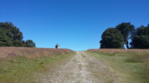 L'ASCENSION DU MONT BEUVRAY