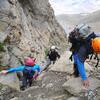 Remontée du couloir ou canal de Cabachirizas, au plus près de l'éperon rocheux à notre droite