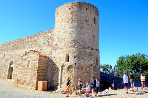 Canet 66 : château et vieille église (1)