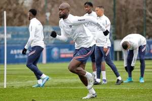 season psg training running soccer stadium 