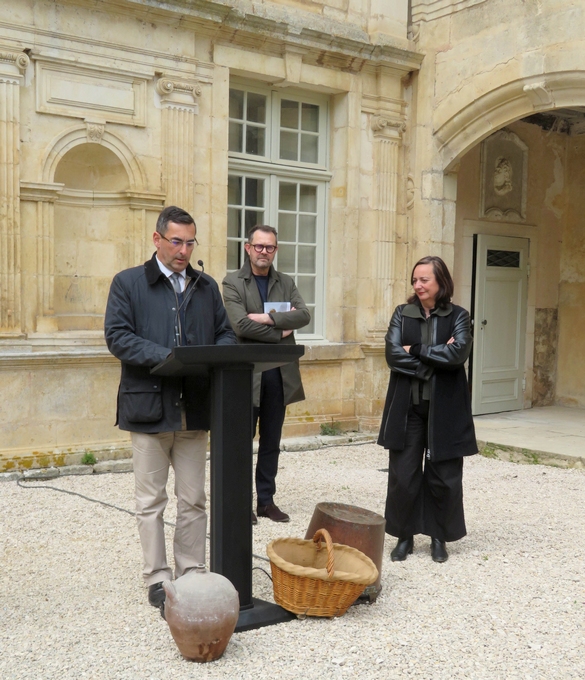 "Ruissellements" une superbe exposition à voir au château de Bussy-Rabutin....