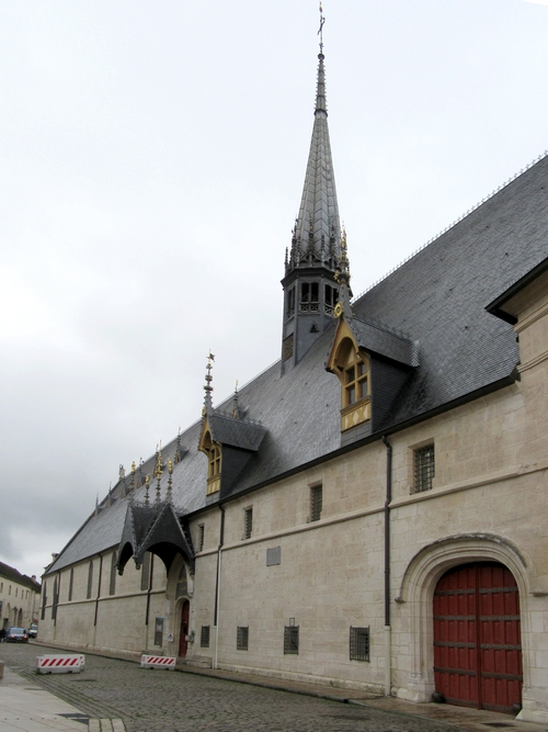 Les Hospices de Beaune ont été  découverts et admirés par les adhérents de l' Association Culturelle du Châtillonnais 