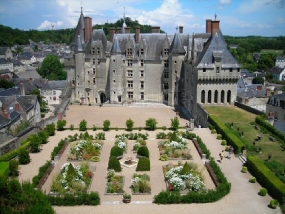 Le château de Sully sur Loire