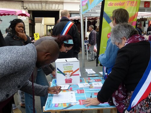 Plusieurs centaines de votants sur le marché !