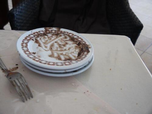 Voilà devant le plus gourmand... Jean pour ne pas le nommer...