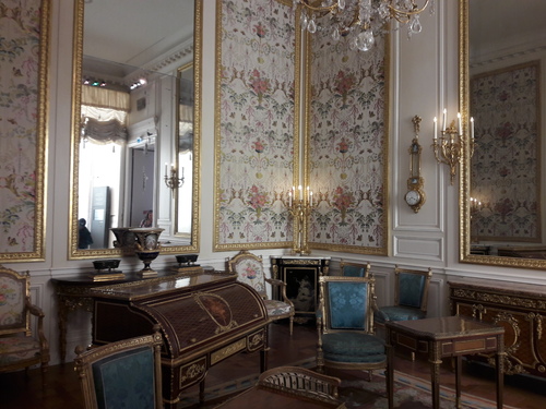 Le Louvre suite