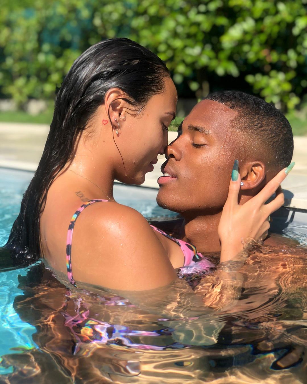 Bouna Sarr Et Astrid Nelsia Astrid Nelsia en couple : elle présente son amoureux sur Instagram - People  Ciné News