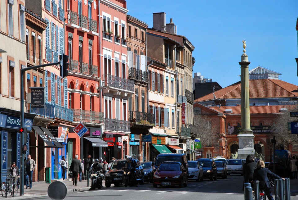 J13 - Toulouse - Rue des frères Lion et la halle au grain