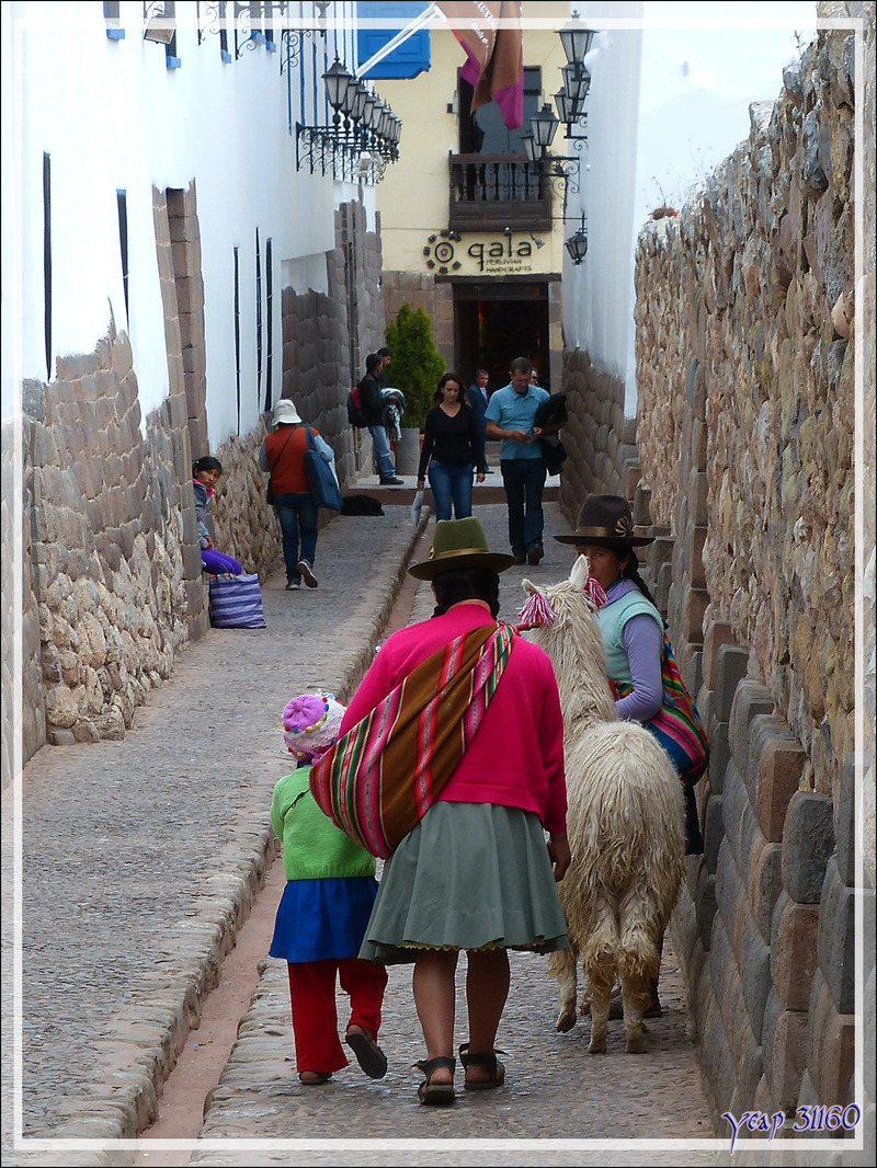 Promenade dans les ruelles autour de la Plaza de Armas - Cuzco - Pérou