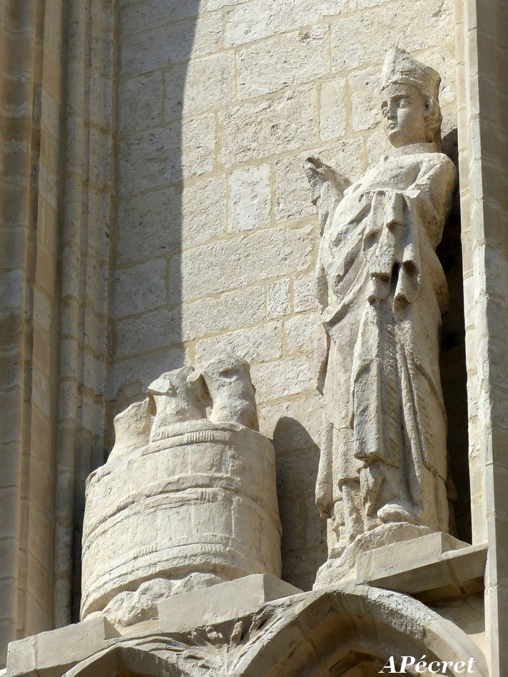 Façade sud de la Cathédrale refaite à neuf