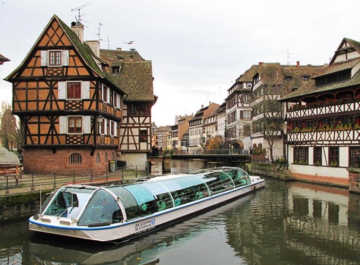 Visiter Strasbourg en bateau - Camping Bas-Rhin