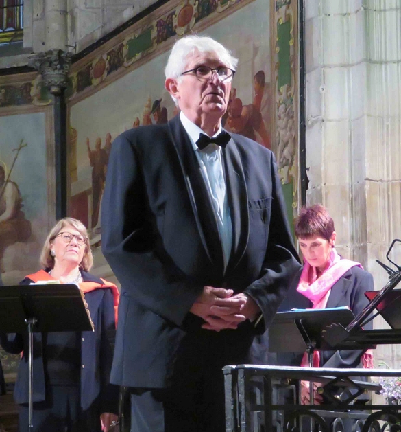 Le "chœur  Roger Toulet" et piano a enchanté le public à l'église Saint-Nicolas....