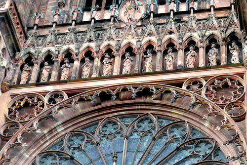 Strasbourg : les extérieurs de la cathédrale ...