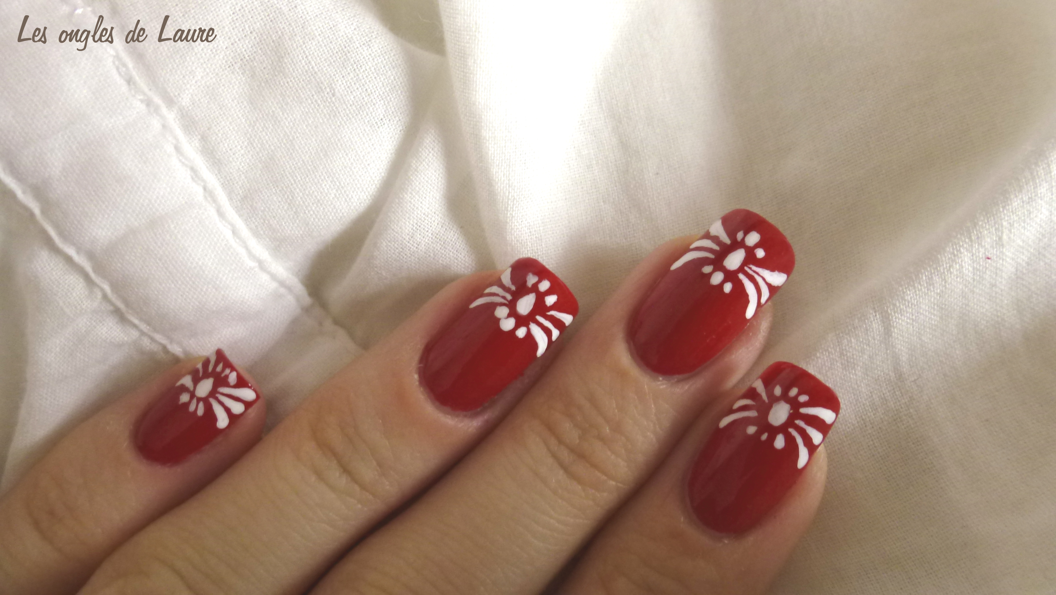 Nail Art rouge et blanc très facile à réaliser - Les ongles de Laure - Blog  Nail Art