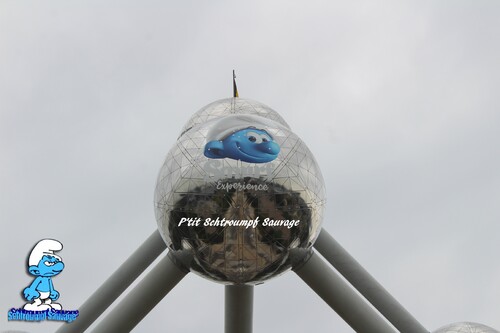 L'Atomium se schtroumpfe!