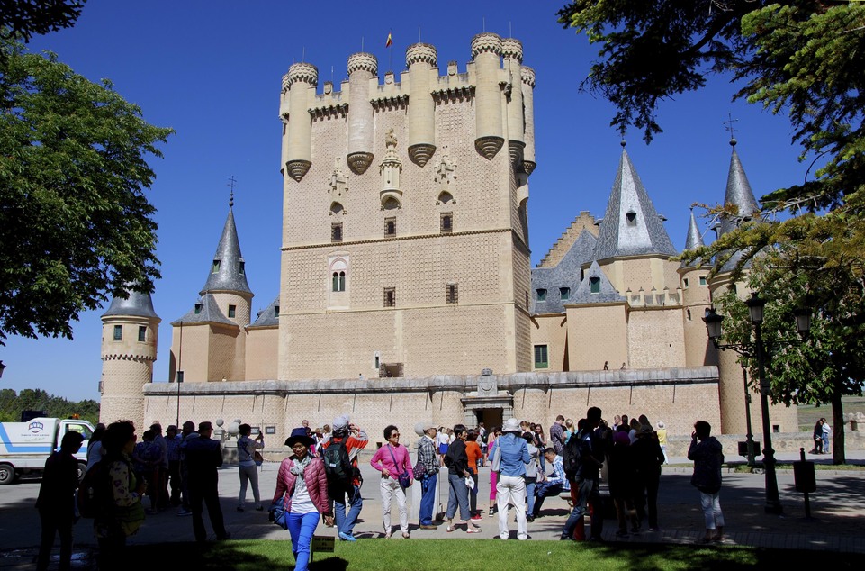 Castilla - Segovia - L'Alcázar - La façade et le donjon
