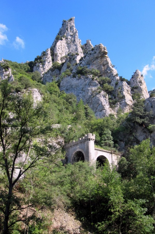 E10 - Rocher sur tunel