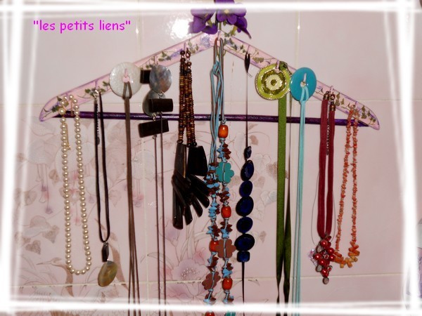 cintre-porte-bijoux-termine.jpg