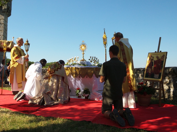 Messe et procession de la "Fête Dieu"