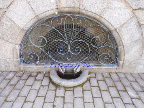 Sainte-Anne d'Auray, la fontaine miraculeuse