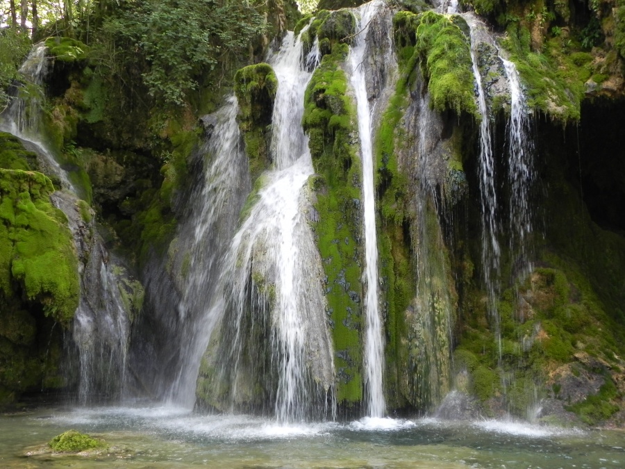 Mesnay - la cascade des Tufs