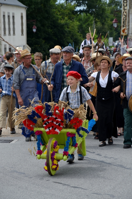 Le défilé de la fête à l'ancienne de Campénéac (56800)