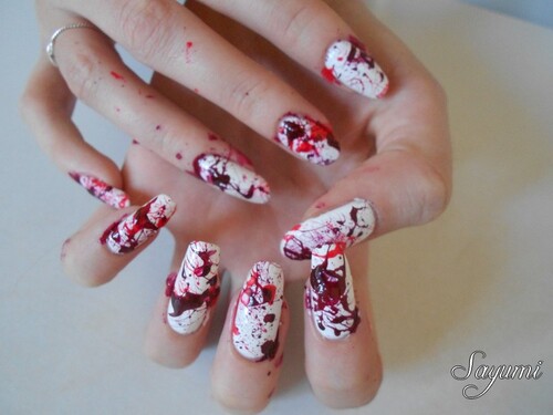 Nail Art Blood - Les Mains en Sang