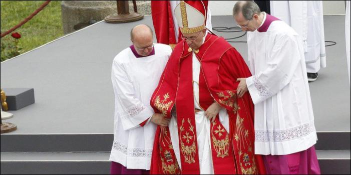 Tenue vestimentaire pour rencontrer le pape