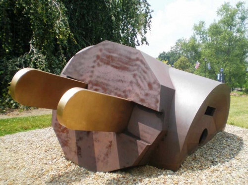 Claes Oldenburg ( artiste pop)....  sculpture -  plug  (prise  de courant)